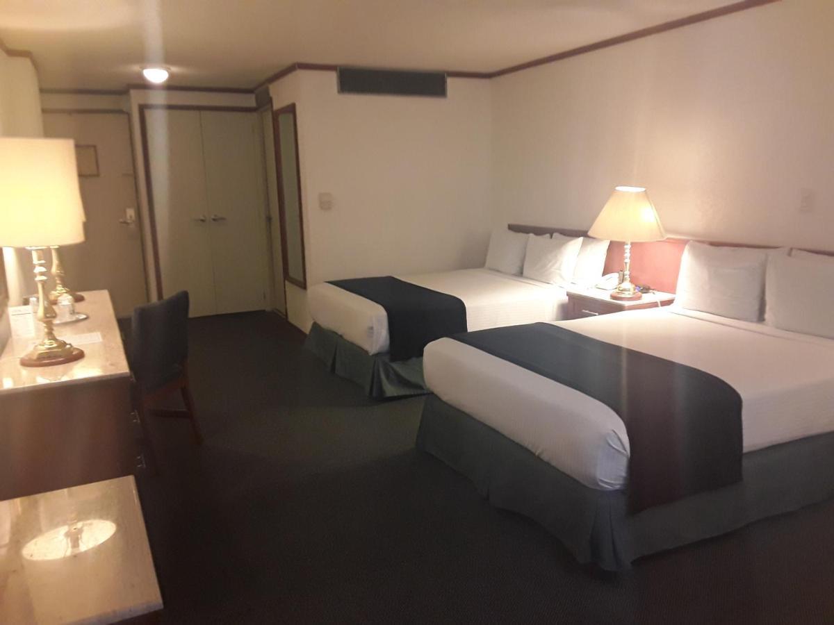 Bristol Hotel 4*